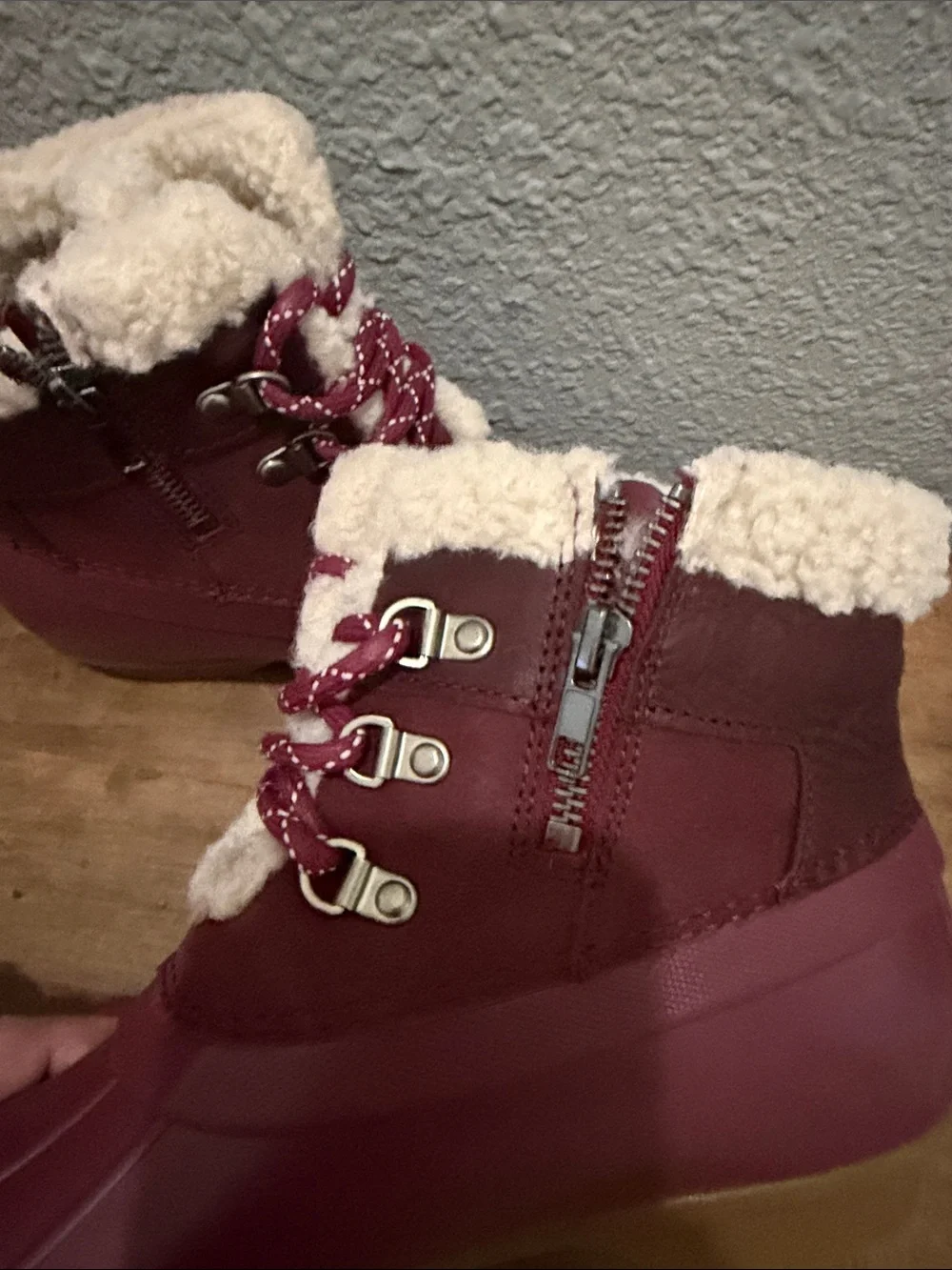 Sperry  Insulated Burgundy Winter Ankle Boots size 9.5